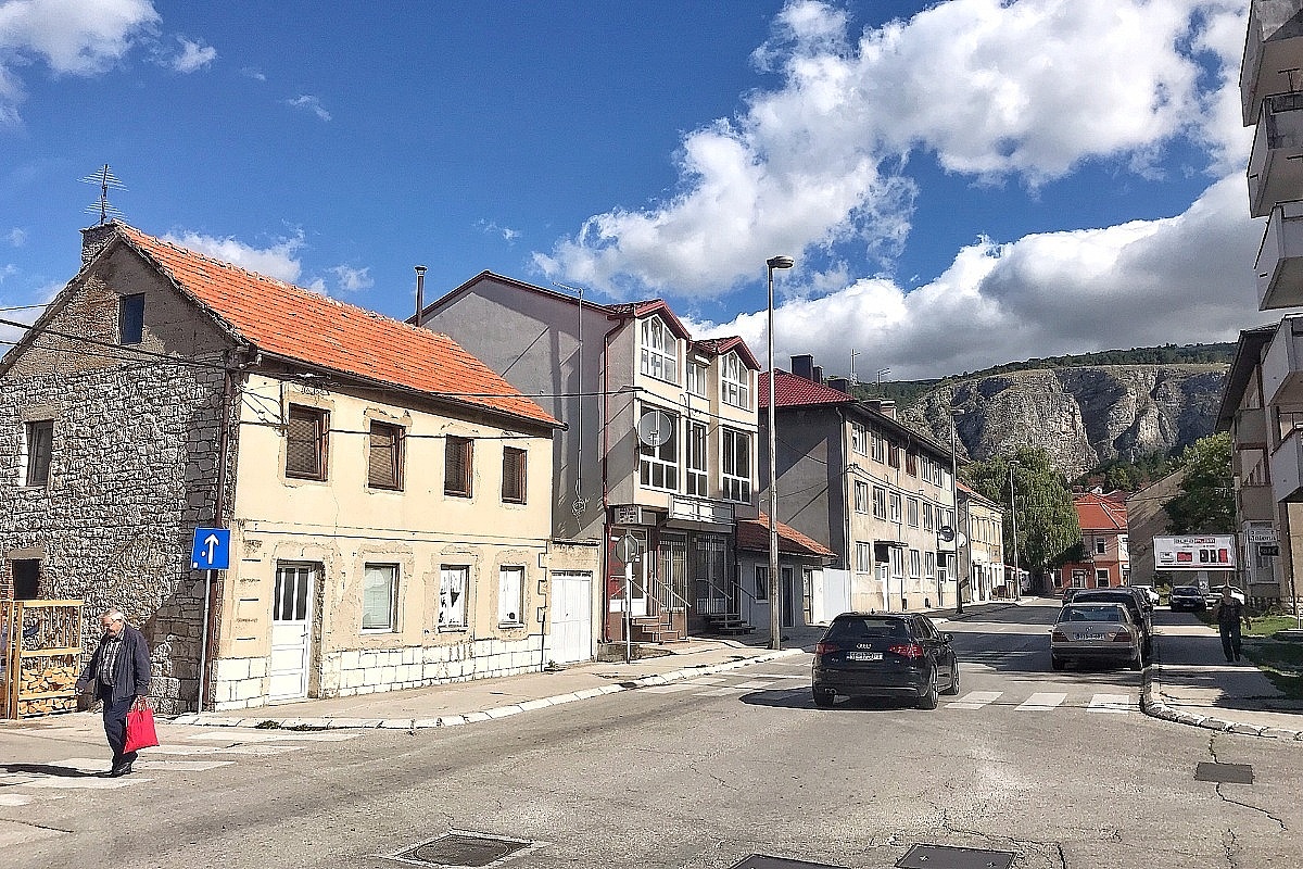 Livno: Potvrđena optužnica protiv muškarca za nasilje i teške tjelesne povrede majke