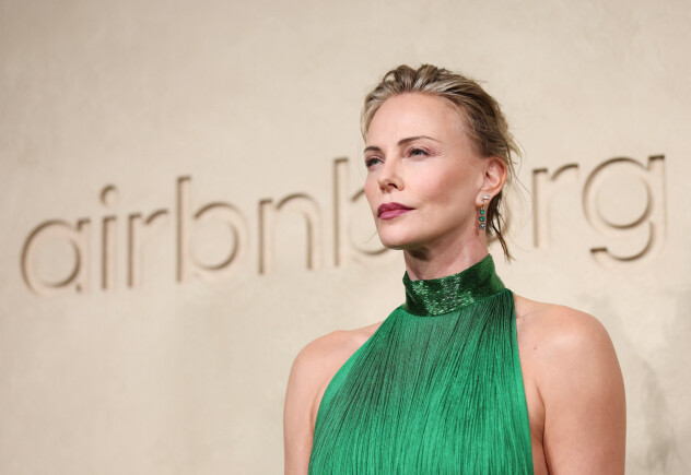 Charlize Theron u Givenchy haljini (Foto: Reuters)