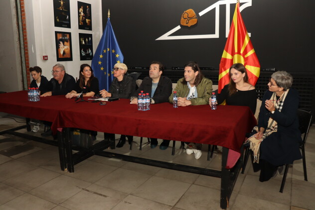 SARTR je na RUTA festivalu u Skoplju izveo predstavu "Na čijoj strani" (Foto: Press)