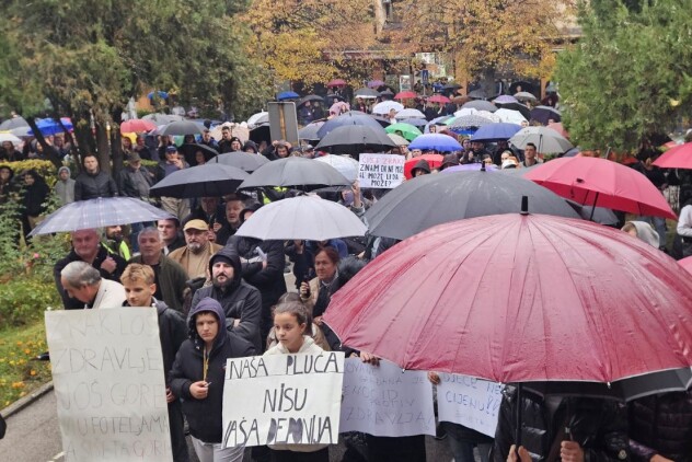 Građani na protestu u Goraždu zbog deponije Šišeta (Foto: E. A./Klix.ba)