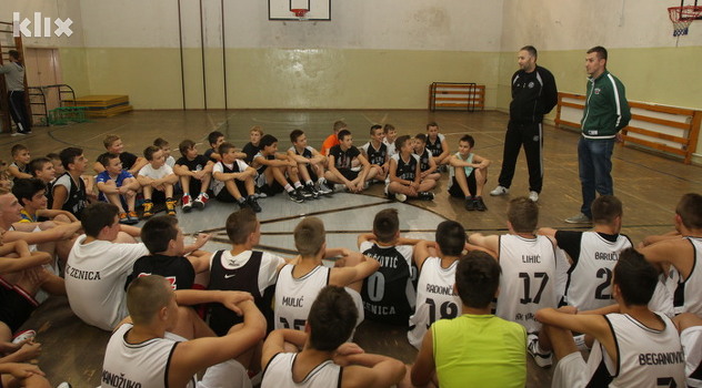 Josip Pandža se družio sa mladim košarkašim nadama (Foto: Elmedin Mehić/Klix.ba)