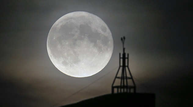 Bijela boja Mjeseca je zapravo optička iluzija (Foto: EPA)
