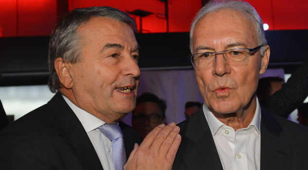 Predsjednik DFB-a Wolfgang Niersbach i legendarni Franz Beckenbauer su bez komentara (Foto: EPA)