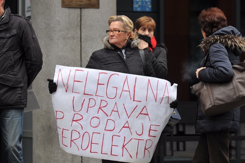 Protestno okupljanje radnika Feroelektra (Foto: Nedim Grabovica/Klix.ba)