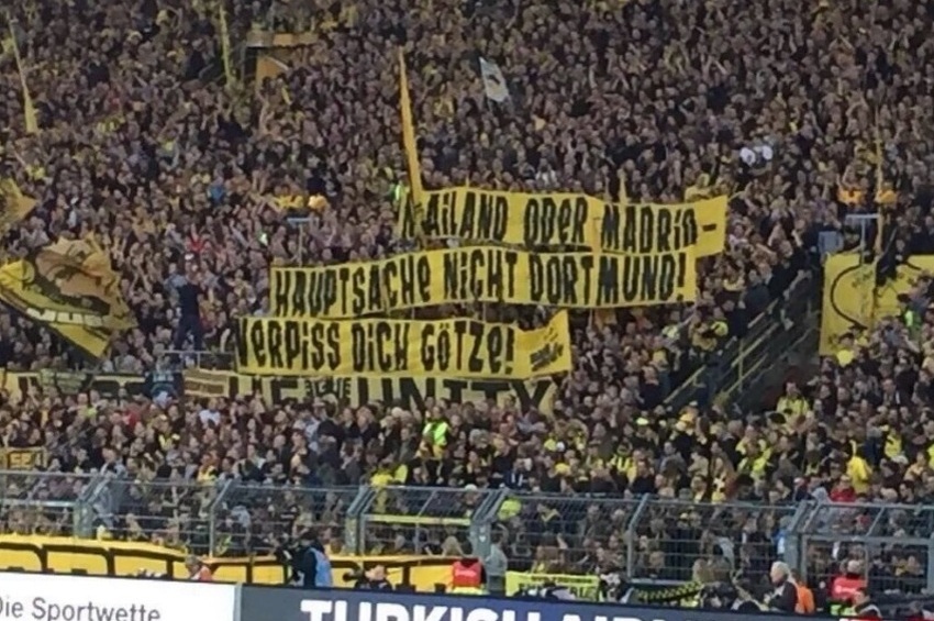 Poruka Dortmundovih navijača Götzeu