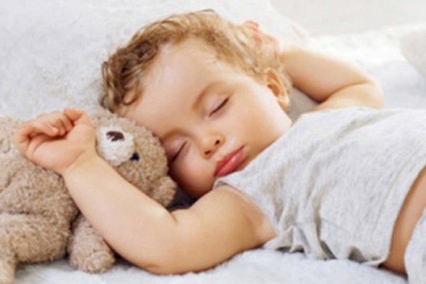 Najčešće greške koje roditelji prave kad je riječ o bebinom spavanju