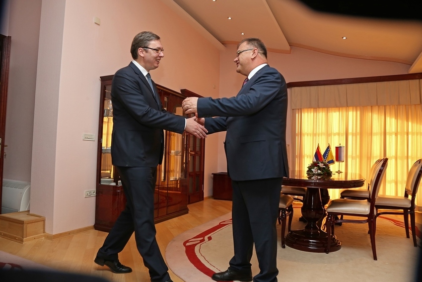 Aleksandar Vučić i Mladen Ivanić na sastanku
