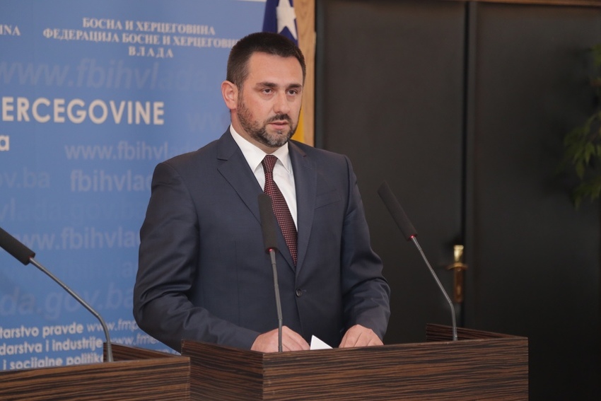 Edin Ramić Ramić: U akademskoj 2015/16. godini dodijelili smo 381 stipendiju ...