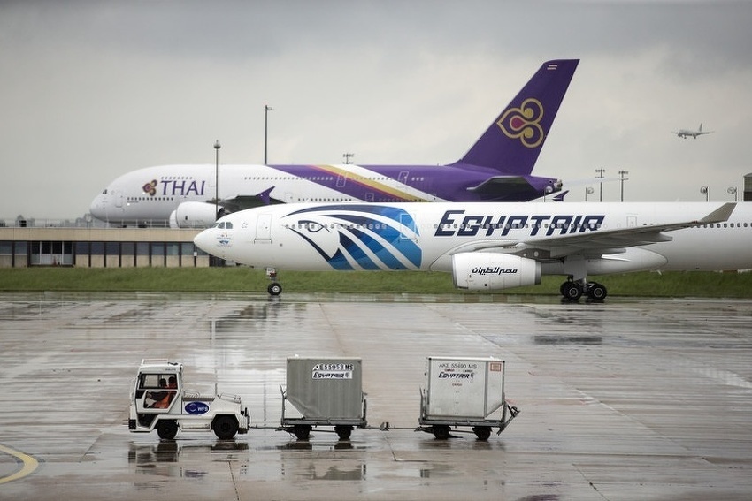Avion EgyptAira na aerodromu u Kairu (Foto: EPA)