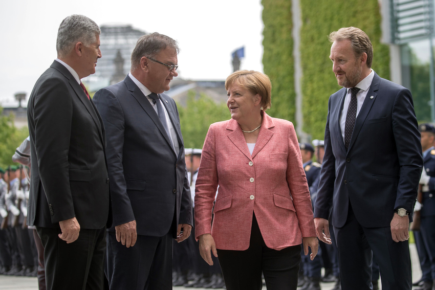 Angela Merkel sa članovima Predsjedništva BiH (Foto: EPA)