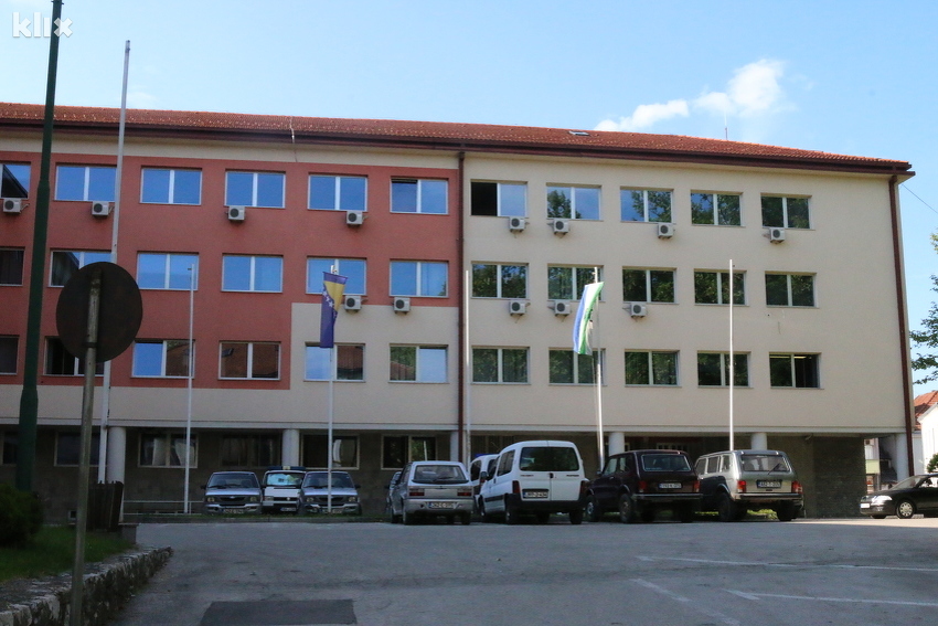 Zgrada u kojojje trenutno smješten Kantonalni sud u Bihaću (Foto: Klix.ba)
