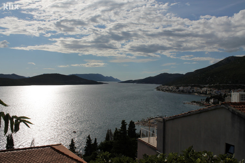 Hrvatska: Bh. državljani glumili policajce i pokrali njemačke turiste