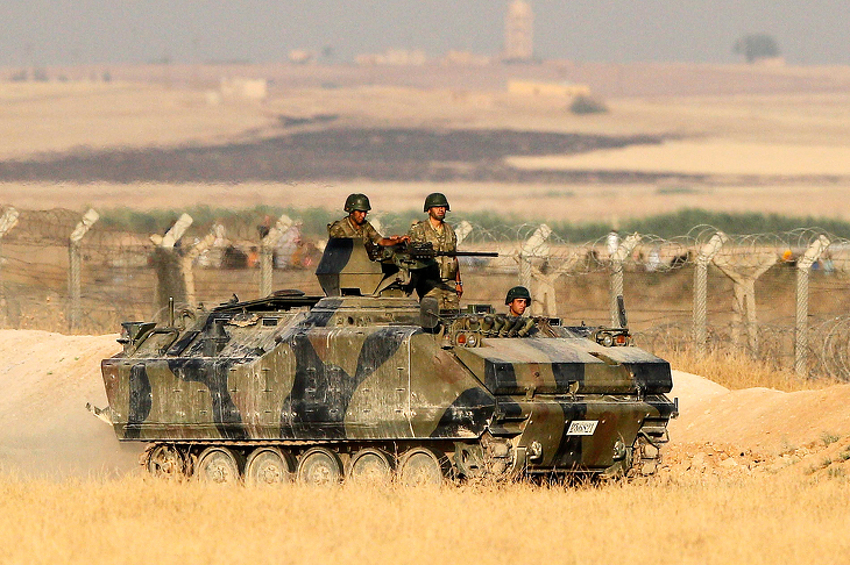 Turska evakuirala grad na granici sa Sirijom, pripremaju se za napad na IDIL