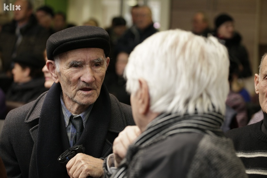 Penzioneri u FBiH za sada neće na proteste, ali žele garanciju Vlade FBiH za ono što im je obećano