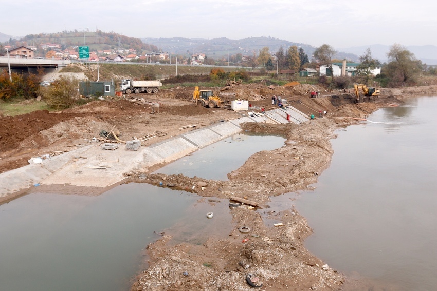 Uređenje korita rijeke Bosne u naselju Bojnik (Foto: Davorin Sekulić)