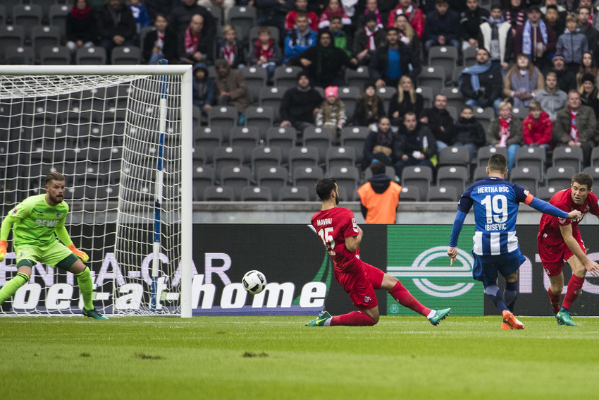 Trenutak kada ibišević postiže vodeći gol za Herthu (Foto: AFP)