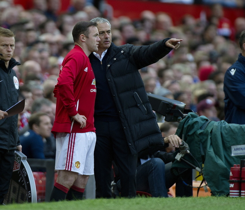 Jose Mourinho i Wayne Rooney (Foto: EPA)