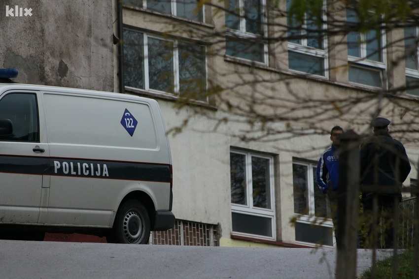 Policija u naselju Tetovo (Foto: Arhiv/Klix.ba)
