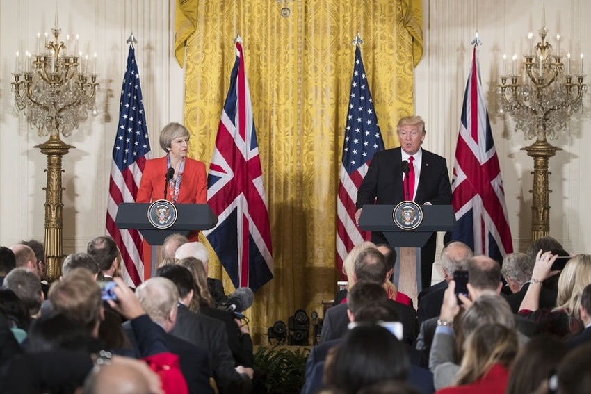 Theresa May i Donald Trump (Foto: EPA)