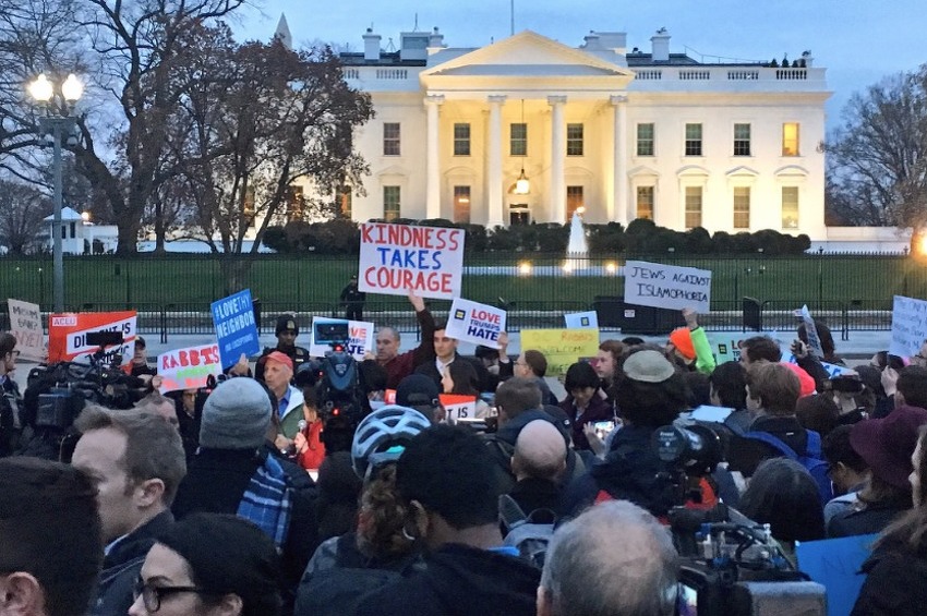 Demonstracije ispred Bijele kuće (Foto: Twitter)