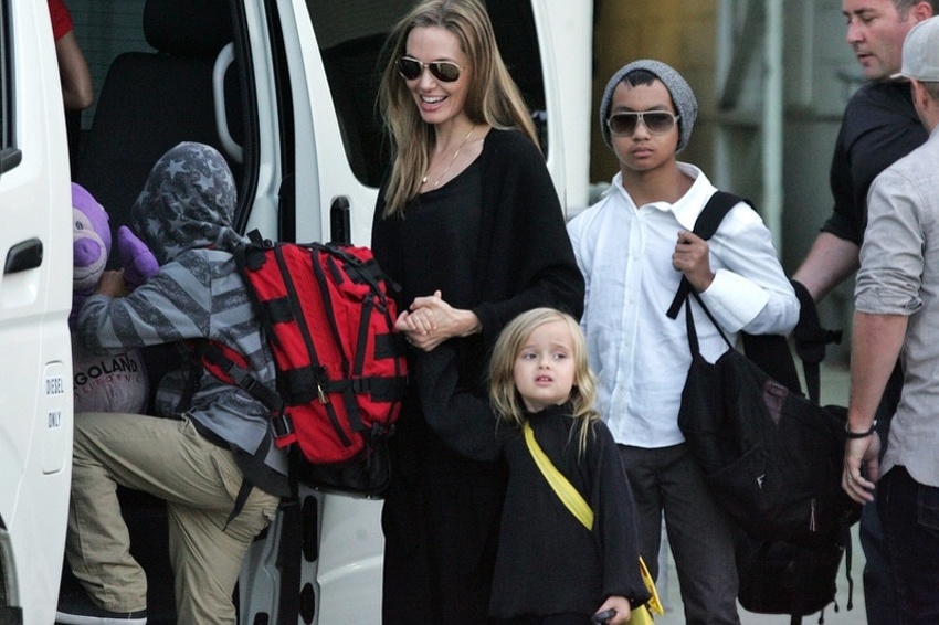 Radnik iz Kambodže tvrdi: Dokumentacija Angeline Jolie o usvajanju Maddoxa je lažna