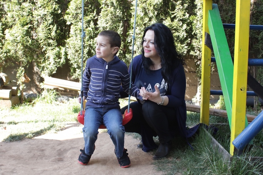 Mihaela i njen sin (Foto: Edin Hadžihasić/Klix.ba) (Foto: E. H./Klix.ba)
