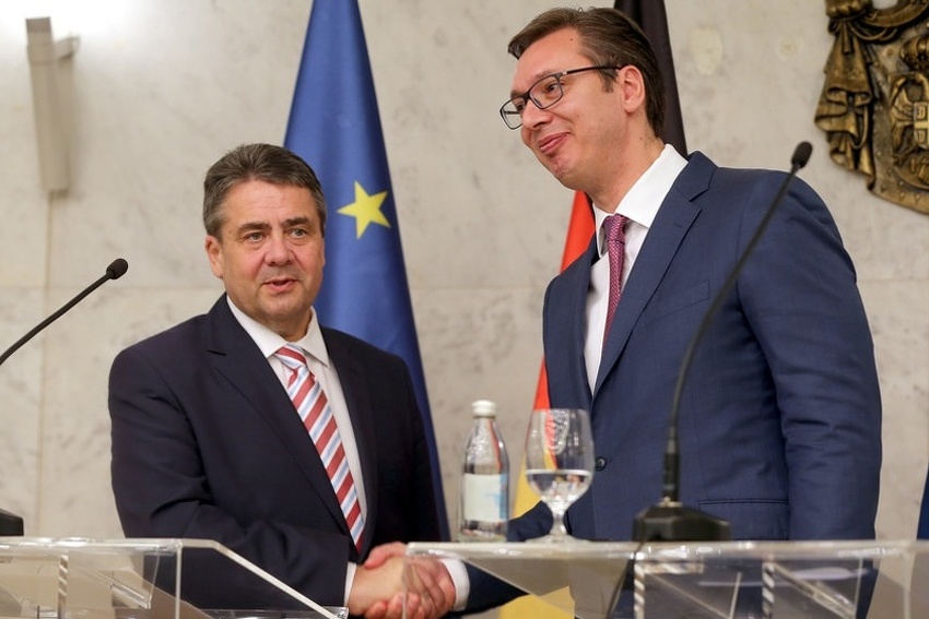 Sigmar Gabriel i Aleksandar Vučić (Foto: EPA)