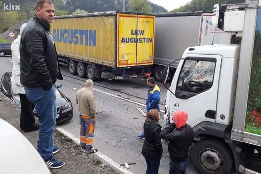 S mjesta nesreće (Foto: Elmedin Mehić/Klix.ba)