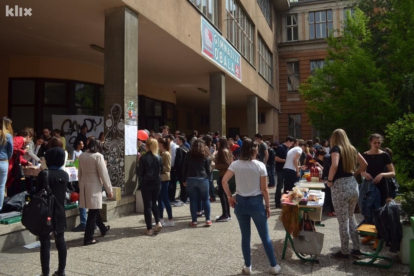 Gimnazija Obala Organizirala Humanitarni Bazar Za Pomoć Roditeljskoj Kući