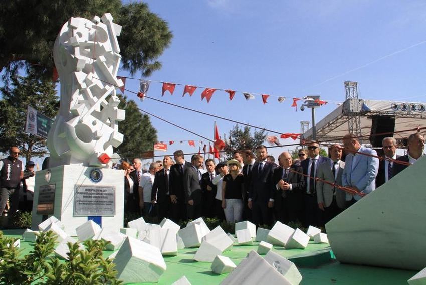 Spomenik žrtvama genocida u Srebrenici (Foto: Istanbul 34)