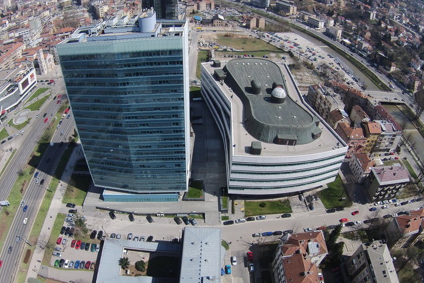 Vozilo Ministarstva sigurnosti BiH ukradeno s parkinga ispred zgrade institucija BiH