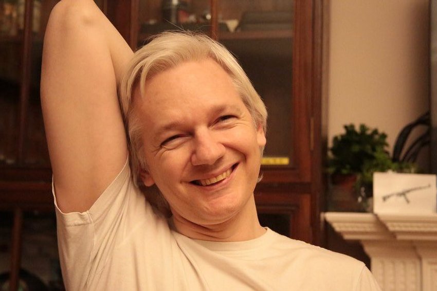Assange nasmijan nakon odluke