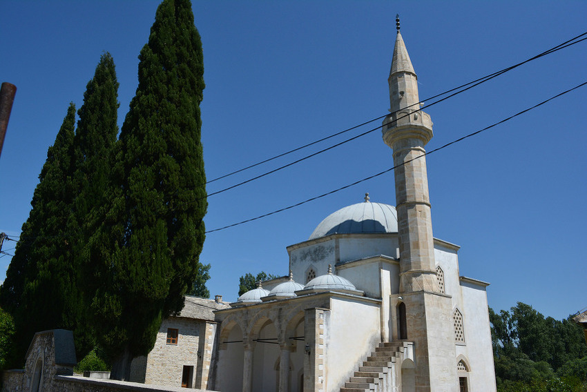 Džamija Alipaše Rizvanbegovića na Buni Građevina koja nosi ime jednog