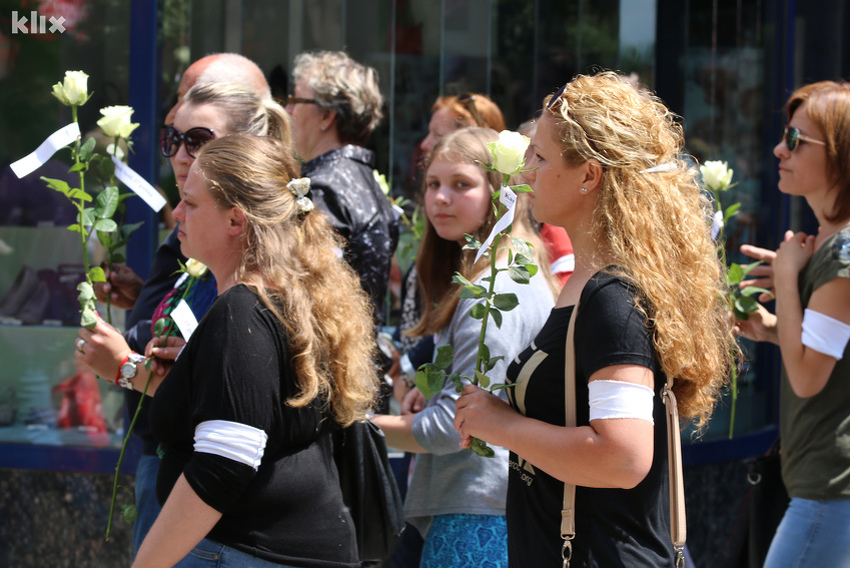 Označili su ih i ubili: Danas se obilježava Dan bijelih traka, simbol stradanja nesrba u Prijedoru