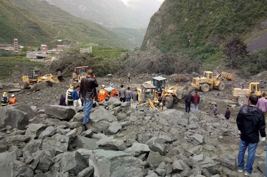 Klizište u Kini zatrpalo više od 100 ljudi, oko 40 kuća uništile velike stijene