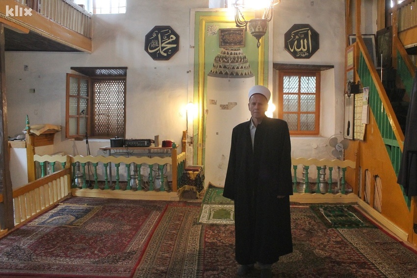 Atif Dedukić u džamiji Sukiji (Foto: Elmedin Mehić/Klix.ba) (Foto: E. M./Klix.ba)