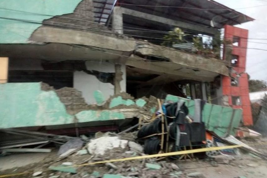 Srušena zgrada u Kanangi (Foto: Twitter)