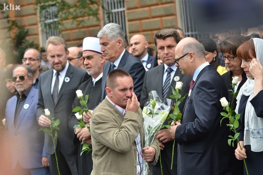 Apel Adela Šabanovića: Dosta je spomenika mržnje, zaštitimo svoju djecu