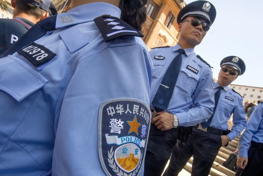 Kineska policija (Foto: EPA)