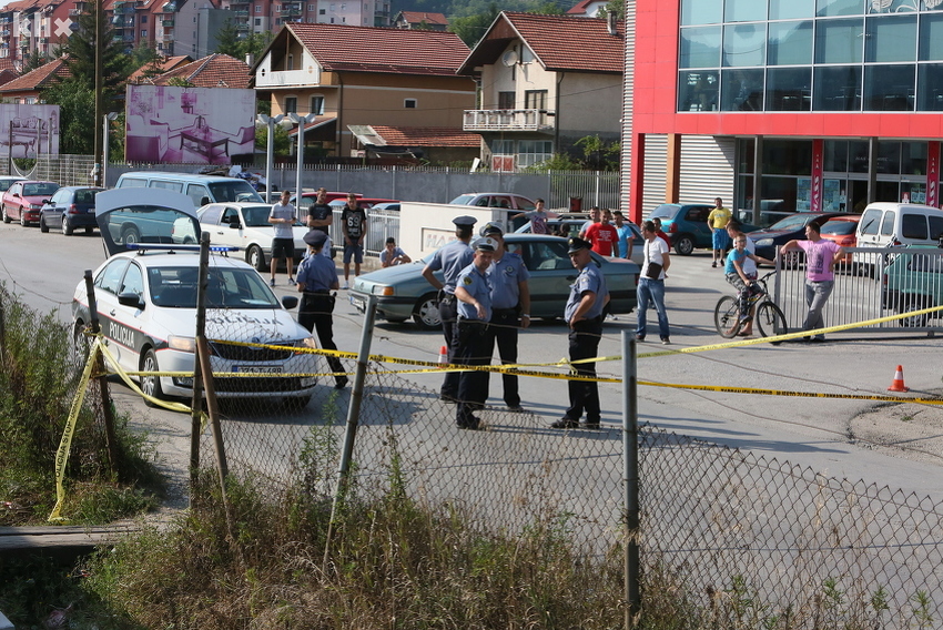 Zenica: Dijete preminulo od povreda nakon što je vozač Škode pokupio troje pješaka