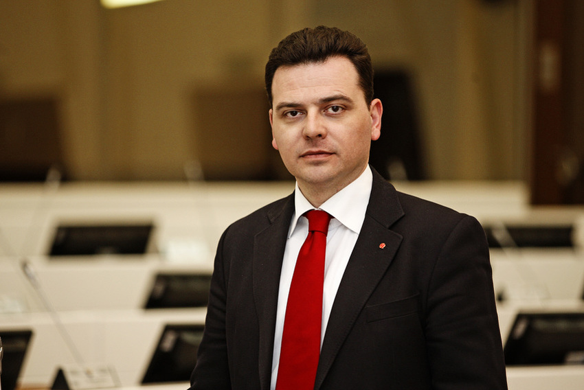 Magazinović: Tekstom zakona usvojenim u Srbiji obuhvaćena i teritorija i resursi BiH