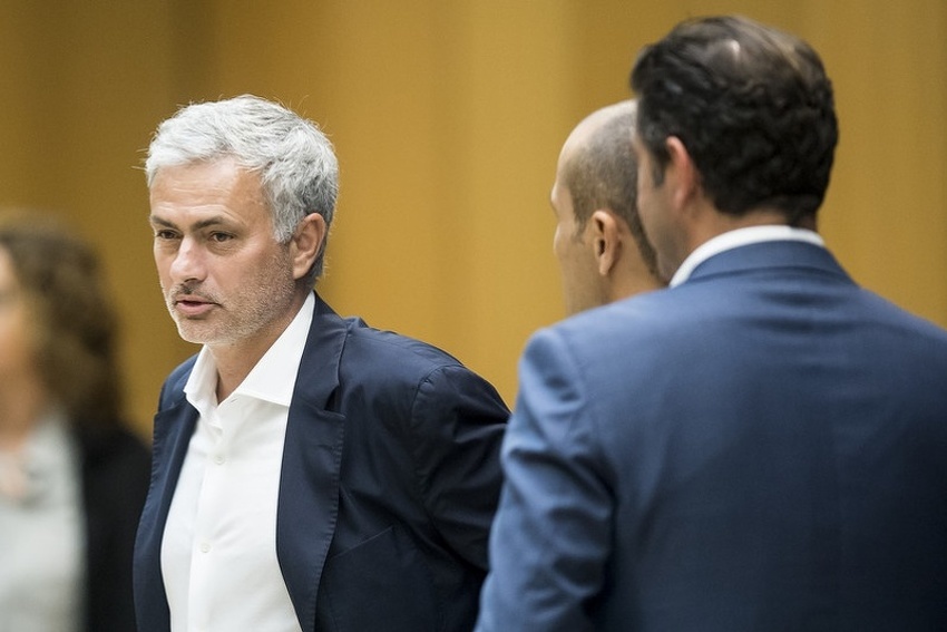 Mourinho: Englezi su drugi nivo Evrope, ne mogu do trofeja Lige prvaka