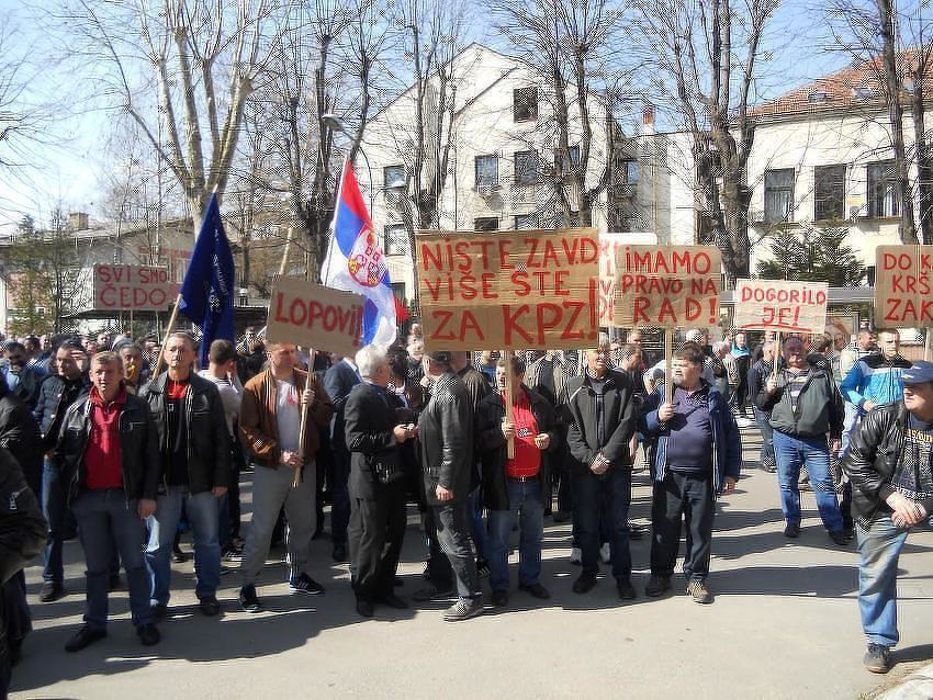 Radnici Željeznica RS prekidaju štrajk glađu, Dodik im obećao ispunjenje svih zahtjeva