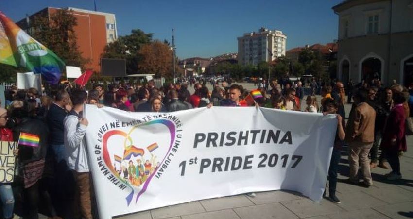 Održana gej parada u Prištini, u povorci i predsjednik Hašim Tači