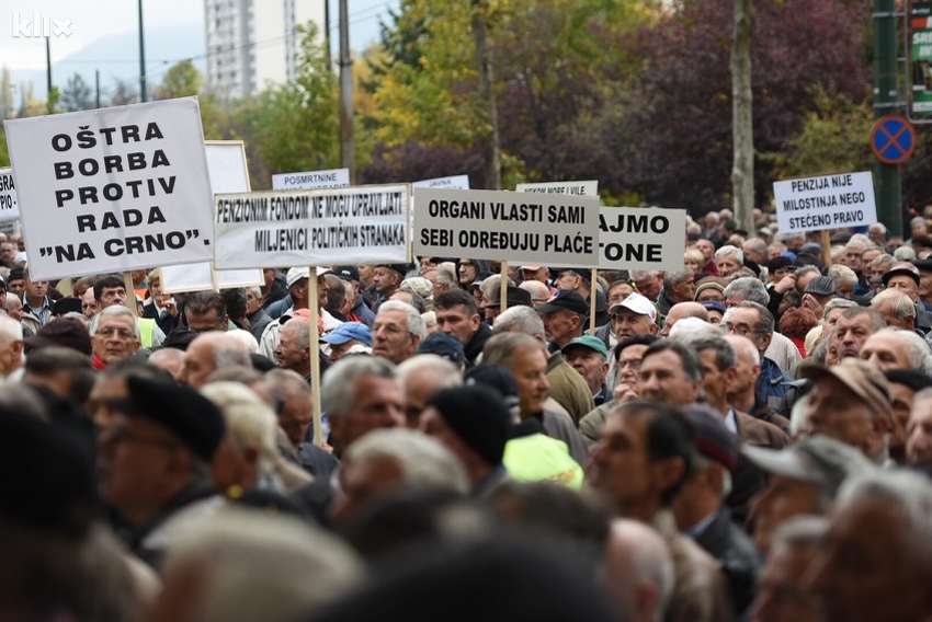 S današnjih  protesta (Foto: Kemal Softić/Klix.ba)