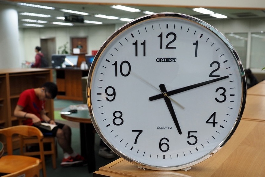 Ne zaboravite sutra kazaljke pomjeriti jedan sat unazad