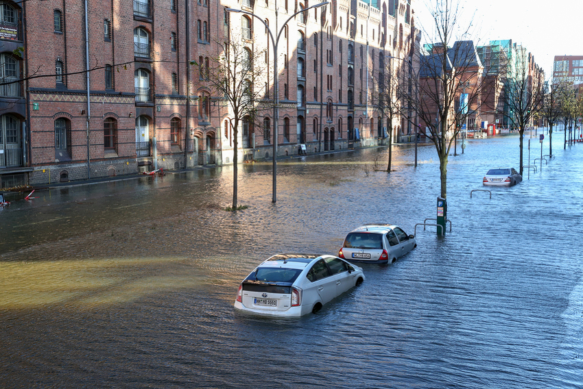 U Njemačkoj su poplavljeni dijelovi Hamburga (Foto: AFP)