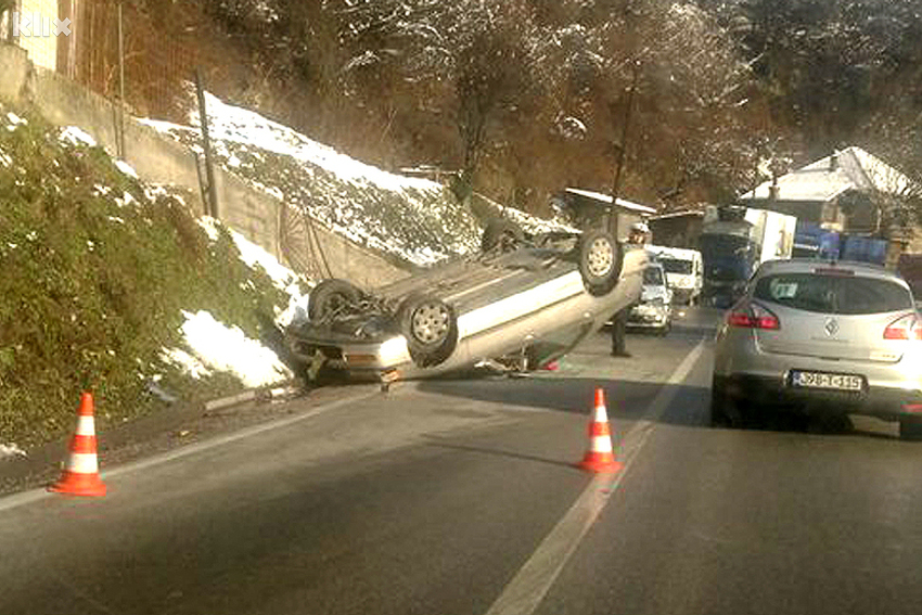 Mjesto nesreće u Kaoniku (Foto: Čitatelj/Klix.ba)