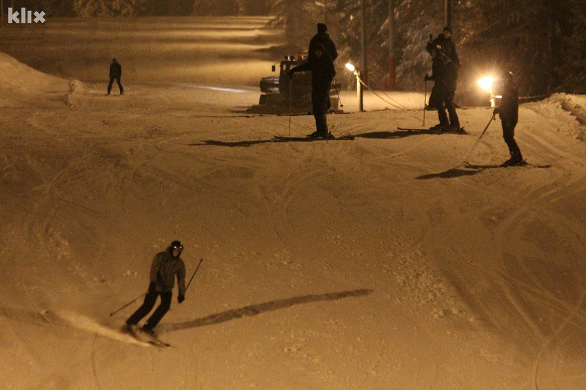 Detalj s noćnog skijanja na Ponijerima (Foto: Elmedin Mehić/Klix.ba) (Foto: E. M./Klix.ba)