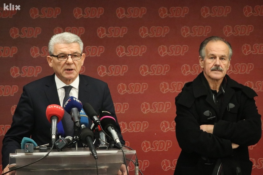 Šefik Džaferović uime SDA na konstultacijama s SDP-om i DF-om (Foto: Harun Muminović/Klix.ba)